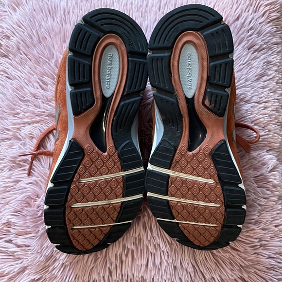 Rust colored New Balance - Picture 3 of 5